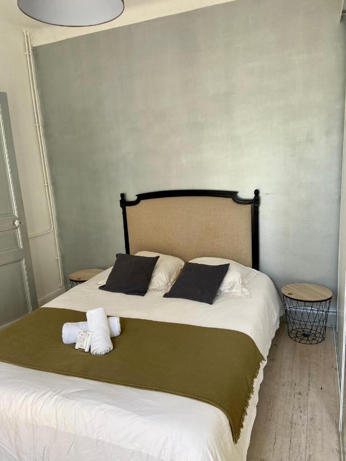 Agreable Maison De Ville Avec Une Belle Terrasse Anglet Zewnętrze zdjęcie